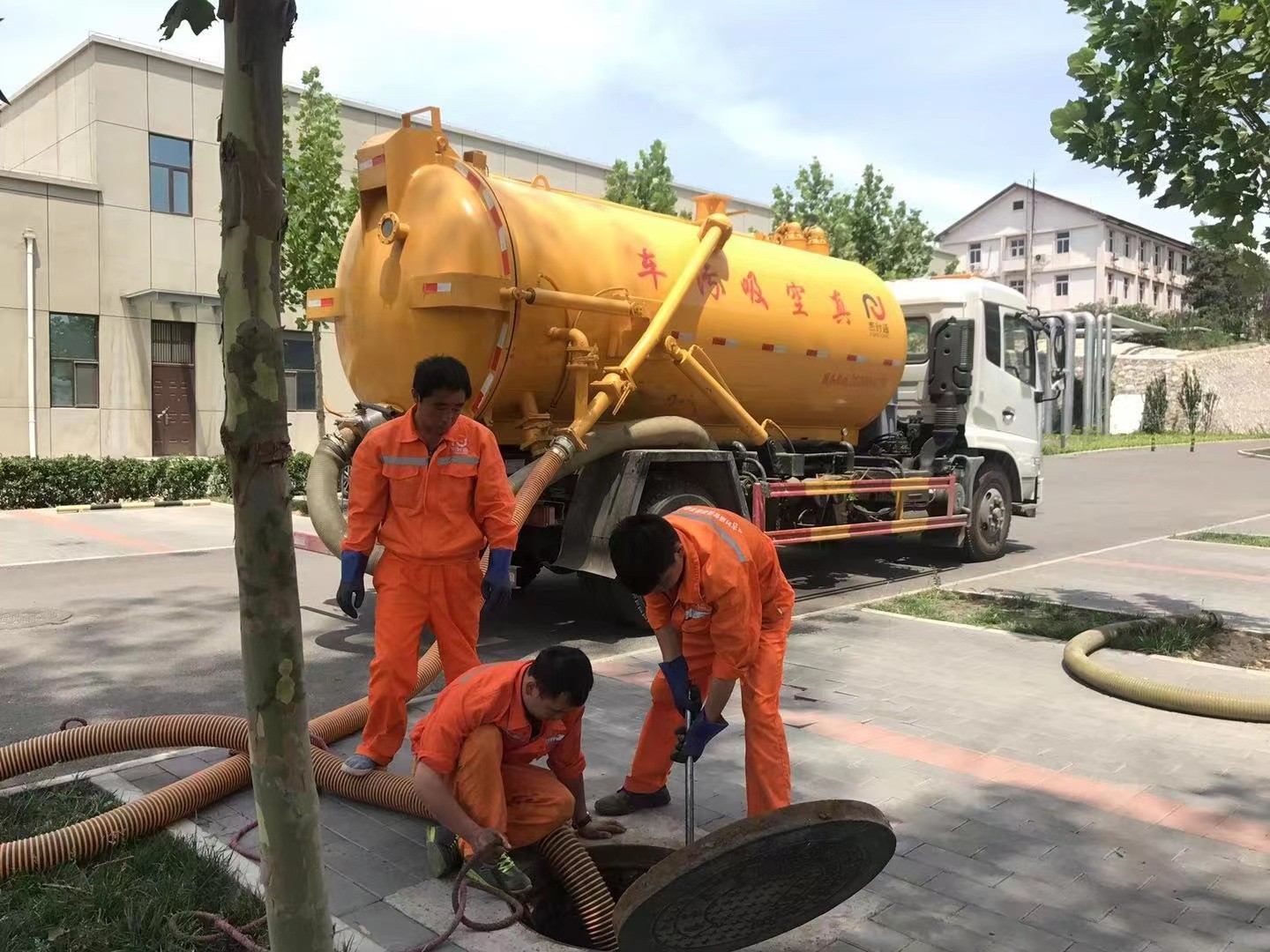 凌海化粪池清理与5-8吨吸粪车施工效率分析